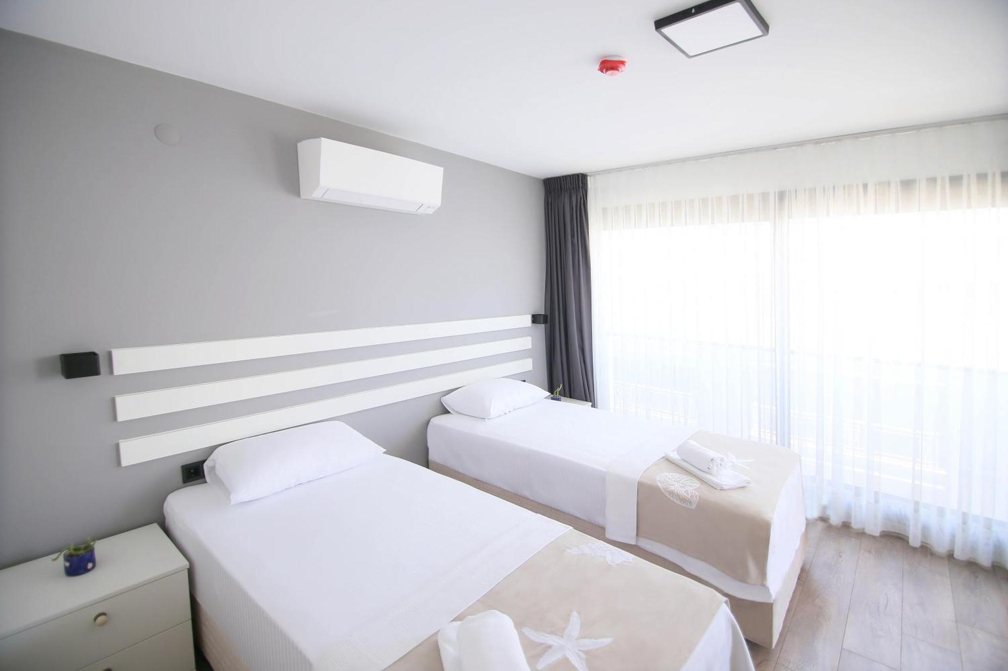 Krem Marin Otel Çeşme Exterior foto